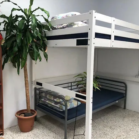 Tropical House Hostel *